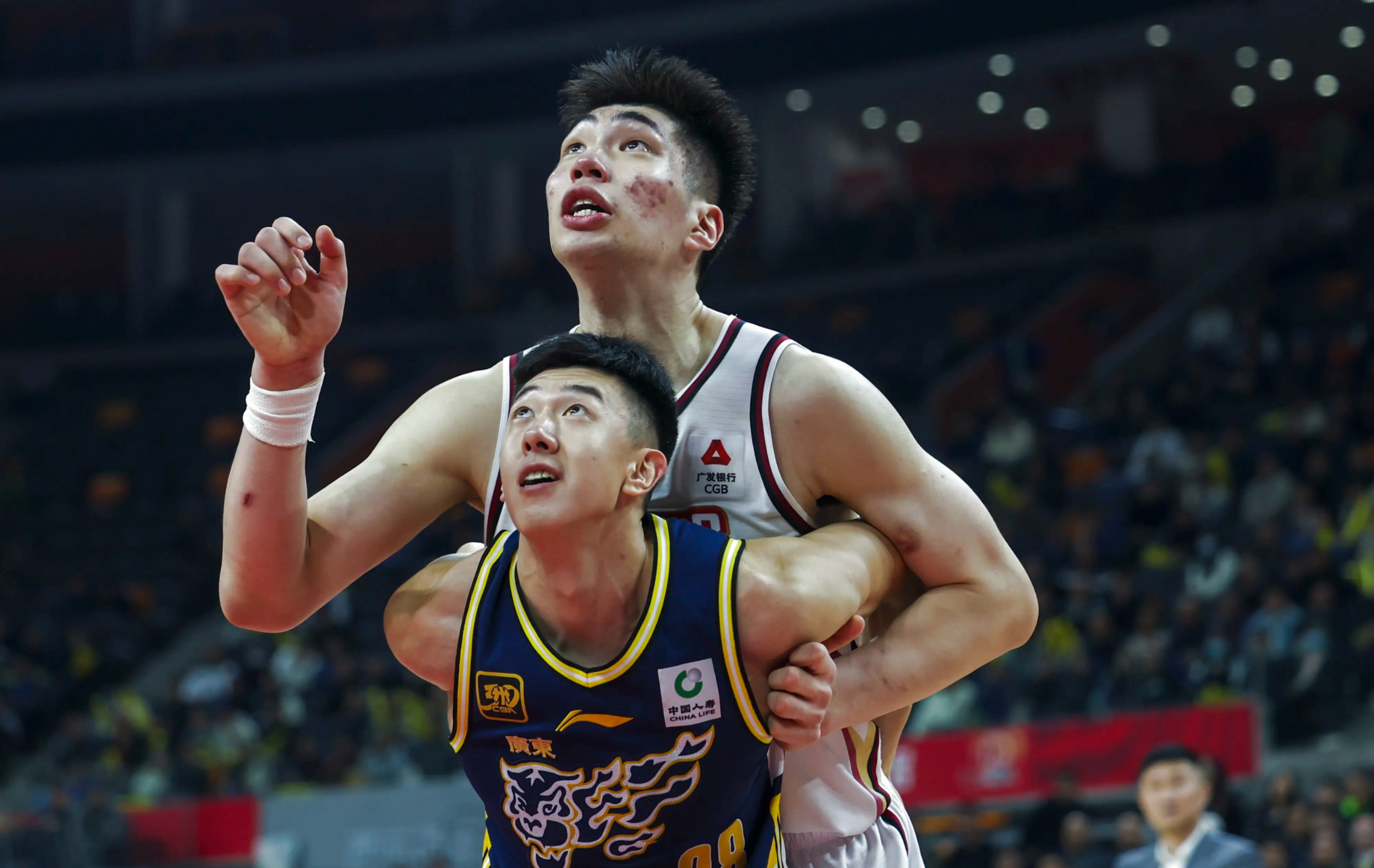 开云官网登录 -浙江队训练开放日；转会期绝杀压哨引欢呼；NBA常规赛在即；资深球员宣示担当的简单介绍